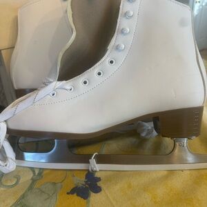 Women's OBX Classic White Ice Skates
